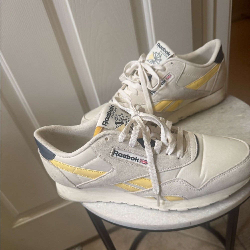 Reebok classic size 10